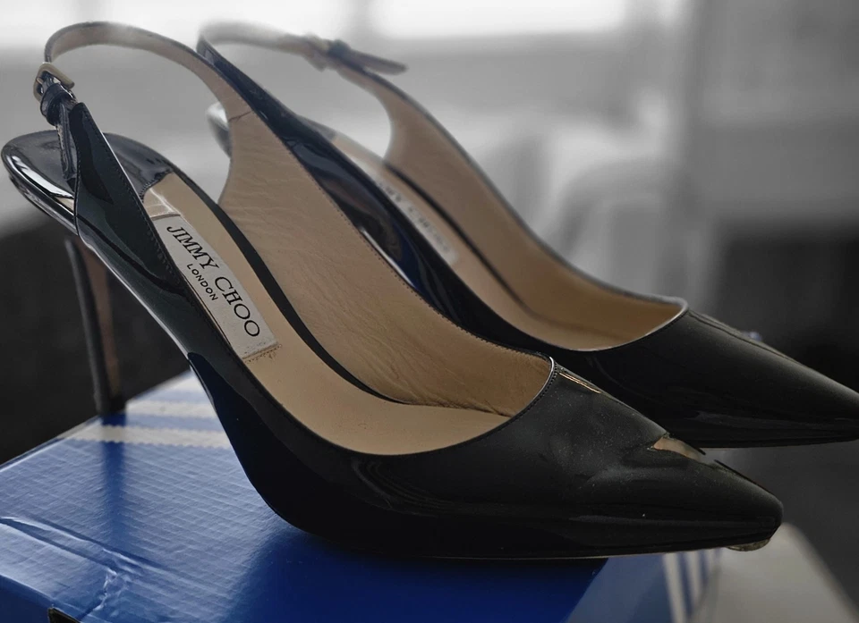 Jimmy Choo 伦敦黑色漆皮露背高跟鞋 41 码 — 第 1/2 张图片