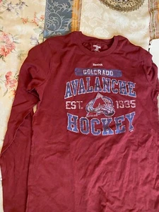 Reebok Youth Colorado Avalanche Heritage Distress T-Shirt BURGUNDY XL 16/18 - Picture 1 of 3