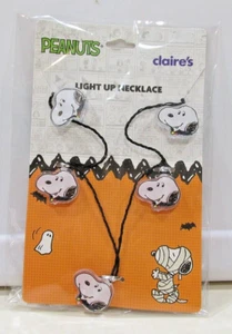 Peanuts Snoopy Halloween Light Up/Flashing Necklace Vampire New 2023 - Picture 1 of 1