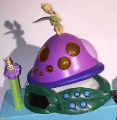 Radio Reloj Despertador Tinker Bell & Lost Treasure Disney.+ Dispensador Tinker Bell PEZ Foto 1 de 4