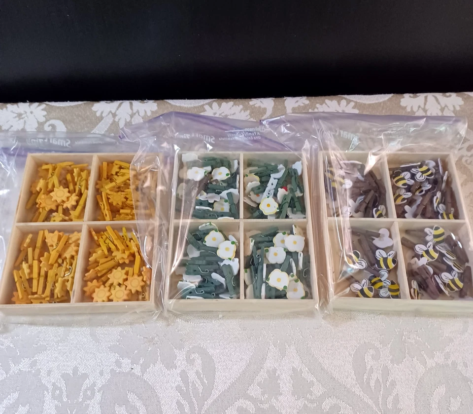 Prendedores de ropa en miniatura para manualidades - Flor del sol - Abejorro y flor blanca Foto 1 de 4