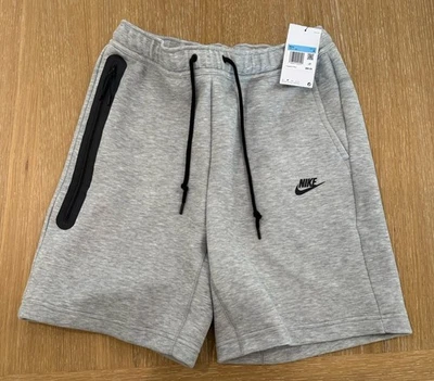 Pantalones Cortos Nike Para Hombre Ropa Deportiva NSW Tech Polar Gris FB8171-063 Precio de venta sugerido por el fabricante $90 Medianos Foto 1 de 4