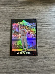 2007 TOPPS CHROME REFRACTOR CHIPPER JONES - Picture 1 of 2