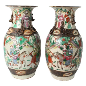 Rare Pair of Antique Chinese Temple Vases in Porcelain with Warrior and Relief - Picture 1 of 12