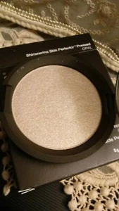 BECCA Shimmering Skin Perfector Pressed Highlighter 0.28 oz OPAL - Picture 1 of 3