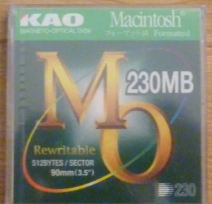 2 x KAO 230 MB 3.5" MAGNETO OPTICAL DISK DISC JAPAN MAC FORMATTED R/W NEW SEALED - Afbeelding 1 van 4