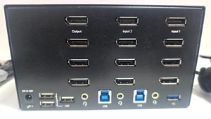 StarTech.com 2 Port Quad Monitor DisplayPort KVM Switch-4K 60Hz UHD HDR- RRP 560 - Afbeelding 1 van 15