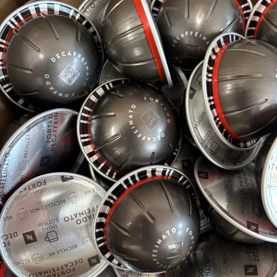 30 cápsulas de café sueltas Nespresso Vertuo Fortado Decafeinado Gran Lungo Foto 1 de 2