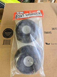 RUEDAS GRANDES VINTAGE DU-BRO 5 1/2" DIÁMETRO / RUEDAS DE AVIÓN R/C-NMIP / NOS - Imagen 1 de 4