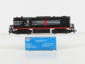 HO Scale Model Power 6694 NH New Haven ALCO RS-11 Diesel Locomotive #2556 - Picture 1 of 12