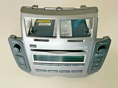 Lettore CD Radio Testa Unità Stereo 86120-0D520  NO CODICE 2006 TOYOTA YARIS MK2 - Immagine 1 di 4