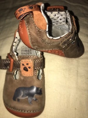 Clarks First Shoes Toddler genuine Leather bear paw design 3G 18.5W Baby Infant - Image 1 of 3
