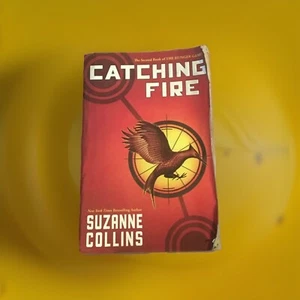Catching Fire Suzanne Collins 2009 Trade Paperback The Hunger Games Series - Picture 1 of 2