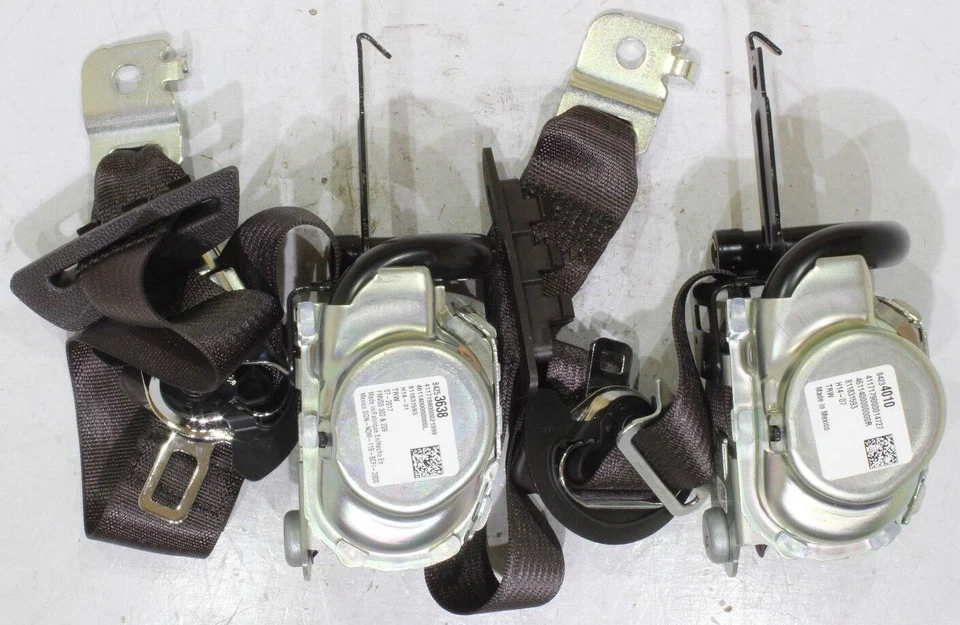 15 16 CHEVROLET SILVERADO SIERRA HD 2500/3500 COCOA SEAT BELT LH & RH FRONT OEM - Image 1 of 2