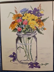Janlynn Tarro de Flores Silvestres Contado Punto de Cruz Kit 8"X10" 14 unidades Sin Abrir  - Imagen 1 de 3