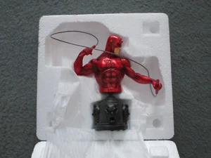Bowen Bust DAREDEVIL Red CLASSIC COSTUME Disney Hulu 64/3250 MINT and NEW - Picture 1 of 3