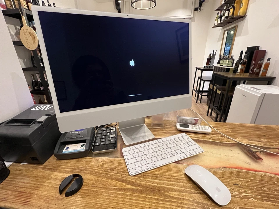 Apple iMac 24" (256GB SSD, Apple M1, 3,20GHz, 8GB, GPU 7‑core) Argento - Immagine 1 di 4