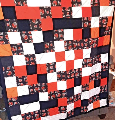 Manta de sofá acolchada hecha a mano Cincinnati Bengals 54" x 60" NFL fútbol americano Foto 1 de 3