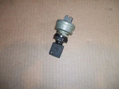 Interruptor de encendido clásico Polaris 700 2001 con llave, P/N 2200358 o 2205055 Foto 1 de 4