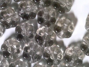Vtg 100 BLACK DIAMOND TRANSPARENT DAISY FLOWER GLASS BEADS 8mm #061020H - Picture 1 of 3