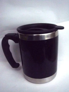Black insulated cup with stainless steel interior and rotating lid Travel Mug - Picture 1 of 3