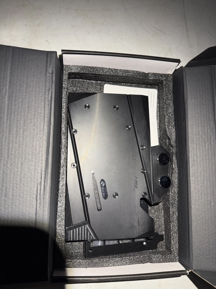 BYKSKI Refrigerado por Agua 3090 Cobertura Completa N-ST3090XG-X-V2 3090 GPU Refrigeración por Agua  Foto 1 de 4