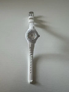 Ladies Ice Watch, White, New Battery And Keeping Good Time. - Picture 1 of 7