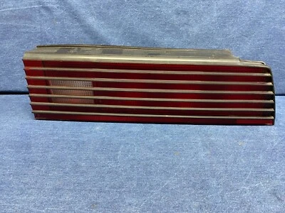 1982 1983 1984 Pontiac Firebird Lâmpada Traseira Lateral Direita do Passageiro - Imagem 1 de 4