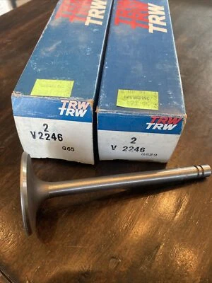 Válvula de admisión del motor TRW V2246 1958 CHRYSLER LC3 NEW YORKER; LY1 IMPERIAL, etc. Foto 1 de 4