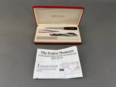 Juego de manicura vintage Revlon Expert 4 piezas caja de terciopelo rojo con limas cortapelos Foto 1 de 4