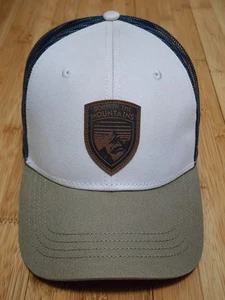 Gorra Kuhl Trucker Malla Snapback Born in the Mountains Senderismo Logo Marrón Beige - Imagen 1 de 6