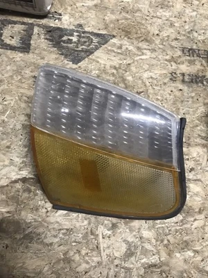 1989 1990 1991 Ford Taurus Drivers Side Left Corner Marker Imperfect E9DB-15A201 - Image 1 of 3
