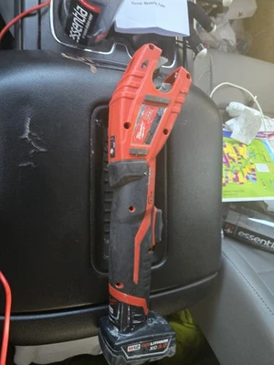 Herramienta cortadora de tubos de cobre Milwaukee M12 2471-20 Foto 1 de 2