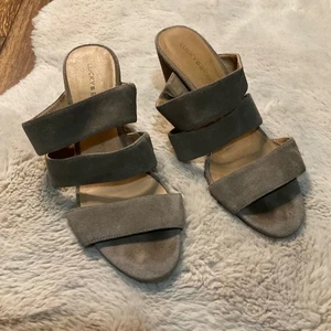 Lucky Brand Minna Size 10 Taupe Open Toe Heeled Sandals Suede Block Heel Tan - Picture 1 of 10