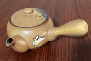 Kyusu Kaninchen verziert Keramik Teekanne signiert Deckel - Bild 1 von 19