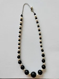SN#14 - 21" Fashion black/pearl graduated acrylic bead necklace  - Picture 1 of 1