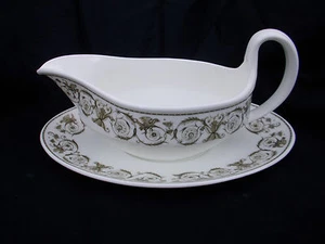 Wedgwood PERUGIA. Sauceboat and Stand - Picture 1 of 2