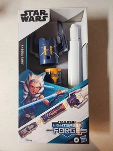 NBO DISNEY STAR WARS AHSOKA TANO LIGHTSABER FORGE - Picture 1 of 5