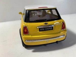 Kinsmart 1/40 Pullback Diecast Mini Cooper NEW - Picture 1 of 9