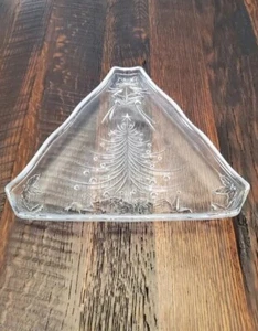 MIKASA 10 1/2 " PLATE Christmas - Picture 1 of 5