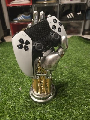 Robot Hand Controller Mount Holder for Xbox One/PS4/PS5 - Image 1 of 4