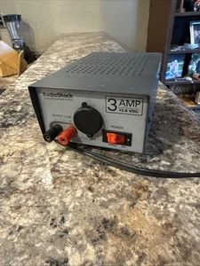 Vintage RadioShack Regulated Power Supply 3 Amp 13.8 VDC Output CAT NO. 22-504 - Picture 1 of 8
