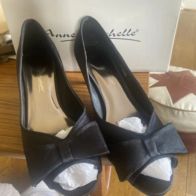 ANNE MICHELLE SIZE 7  EU 40 BLACK SATIN  SPECIAL OCCASION COURT SHOES NEW & Bag - Image 1 of 4
