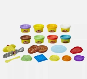 Play-Doh Kitchen Creations Burger and Fries Set - Picture 1 of 3