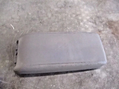 Almohadilla reposabrazos consola central Cadillac Seville 98 99 00 01 02 03 04  Foto 1 de 4