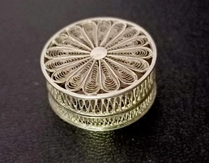 Ancienne Boîte À Pilules En Argent Massif Filigranée. - Picture 1 of 21