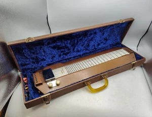 1950s - Magnatone Melodier Electric Lap Steel Guitar w/ Case & Accs - Picture 1 of 18
