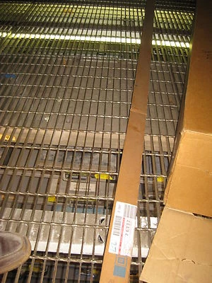 Parachoques trasero Chevrolet Beretta 1987-1994 moldura cromada GM 14100775 OEM NUEVO Foto 1 de 2