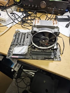 SCHEDA MADRE ASUS PRIME X99 + CPU INTEL i7 M-6800K @3.4GHz NON COMPLETAMENTE TESTATA. - Foto 1 di 24