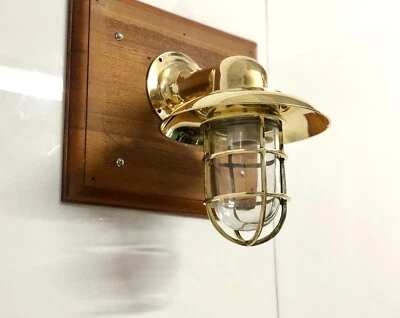 DECORACIÓN PARED EXTERIOR APLIQUE NÁUTICO LATÓN MAMPARO LUZ CON TAPA DE SOMBRA Foto 1 de 4